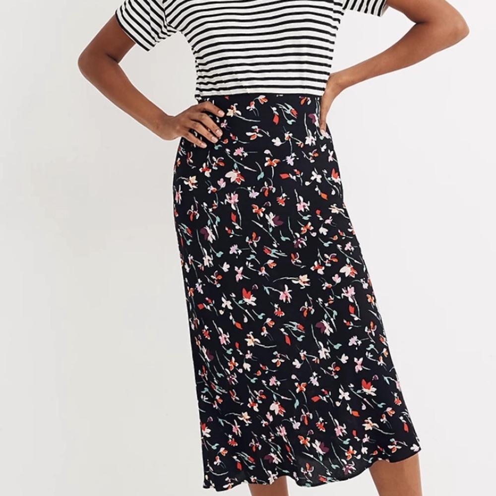 Midi Slip Skirt in Drifting Flowers
